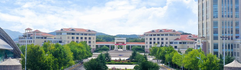 并为10位奖学金获得者颁发获奖证书